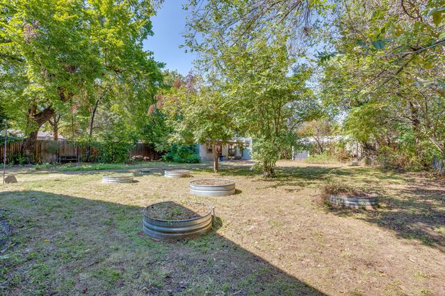 5520 Asbury Drive, River Oaks, TX 76114