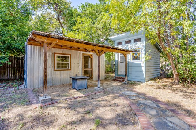 5520 Asbury Drive, River Oaks, TX 76114