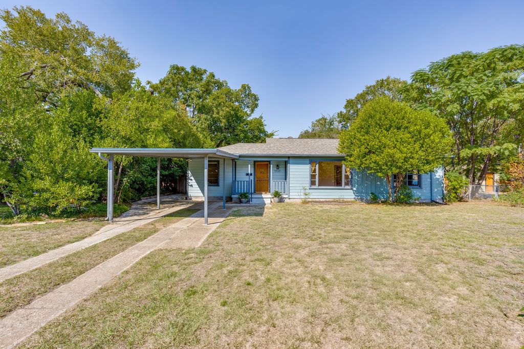 5520 Asbury Drive, River Oaks, TX 76114