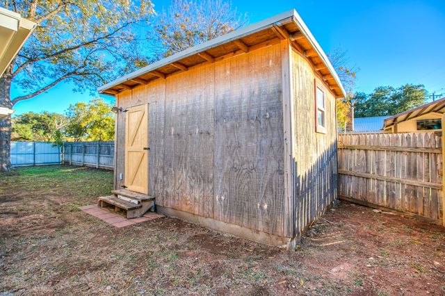 3941 Millbrook Dr, San Angelo, TX 76904