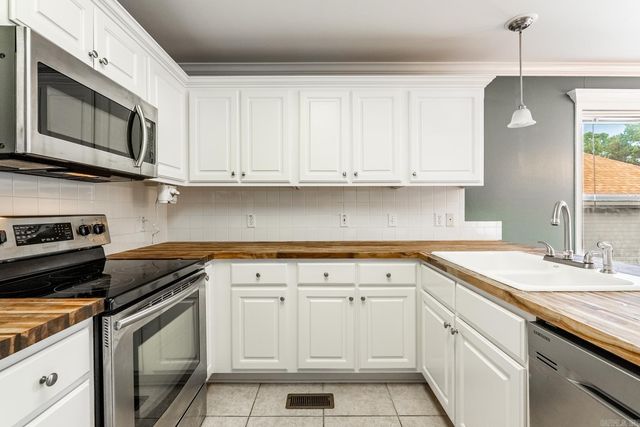 49 Emerald Drive, Maumelle, AR 72113