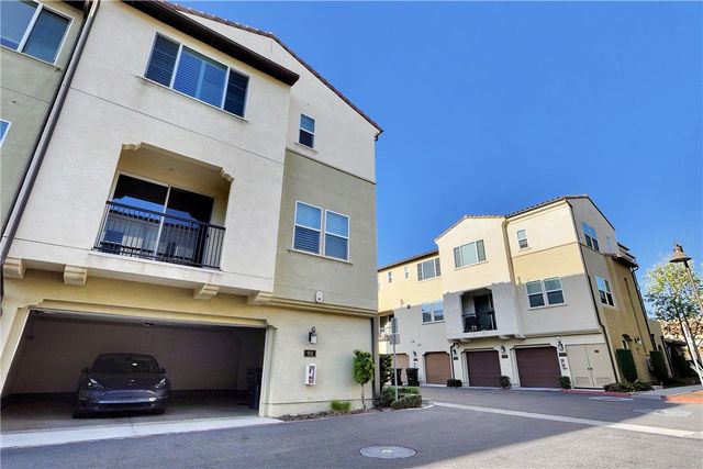 951 E Twill Court, Anaheim, CA 92802