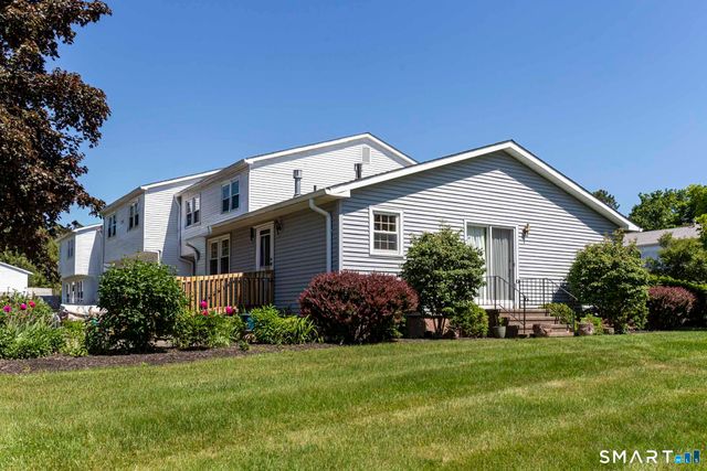 27 Esquire Drive A, Manchester, CT 06042