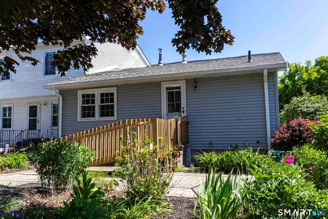 27 Esquire Drive A, Manchester, CT 06042