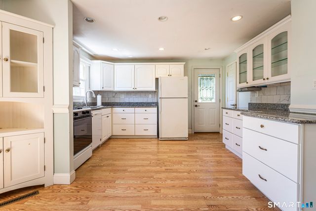 27 Esquire Drive A, Manchester, CT 06042