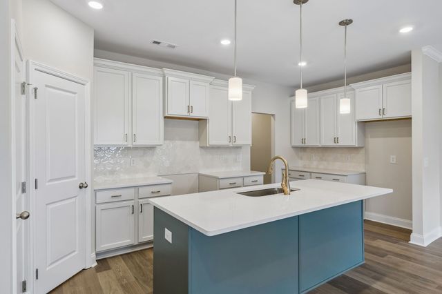 3215 Tasker Dr, Antioch, TN 37013