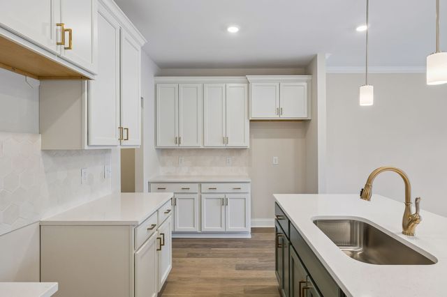 3215 Tasker Dr, Antioch, TN 37013