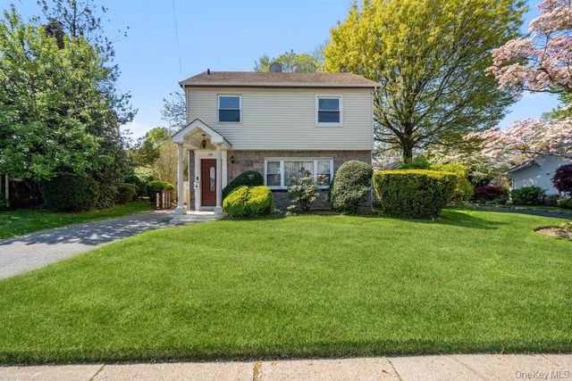 99 Norwood Avenue, Malverne, NY 11565