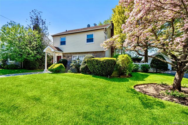 99 Norwood Avenue, Malverne, NY 11565