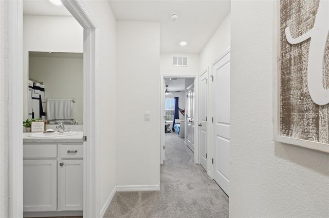 32992 MAJOR OAK DRIVE, Wesley Chapel, FL 33545