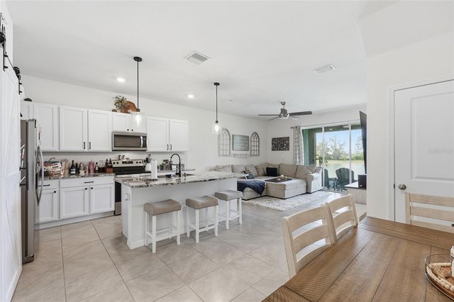 32992 MAJOR OAK DRIVE, Wesley Chapel, FL 33545