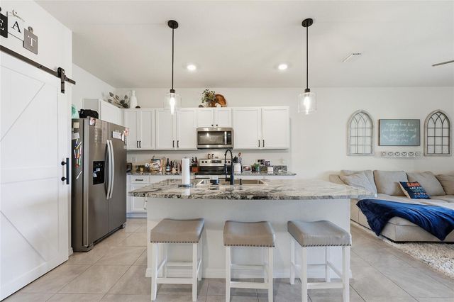 32992 MAJOR OAK DRIVE, Wesley Chapel, FL 33545