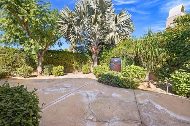 49105 Casa Del Rio, La Quinta, CA 92253