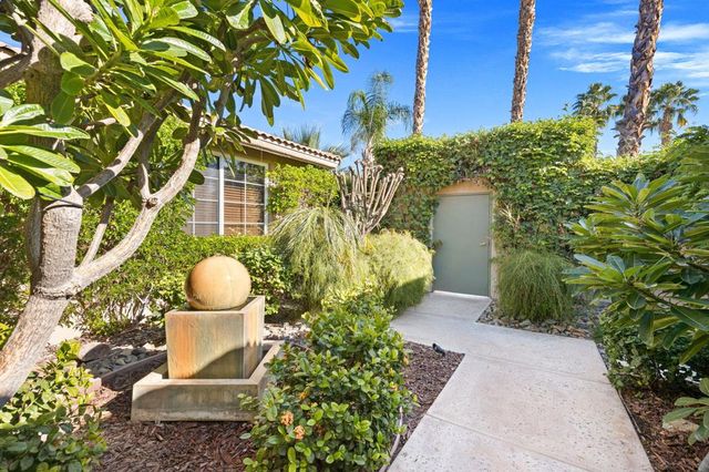 49105 Casa Del Rio, La Quinta, CA 92253