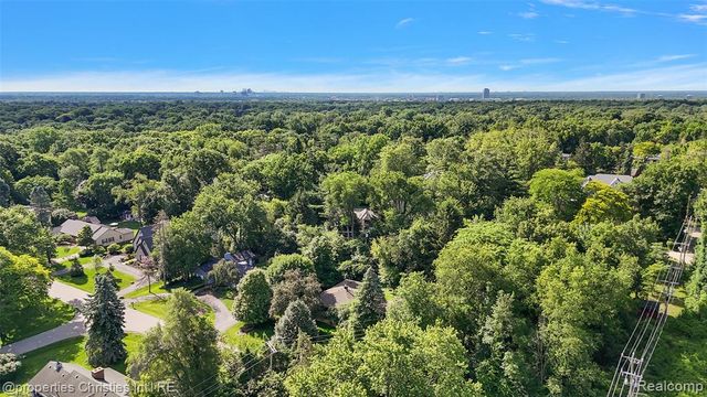 27331 Gardenway Road, Franklin, MI 48025