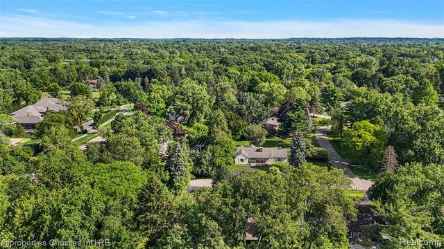 27331 Gardenway Road, Franklin, MI 48025