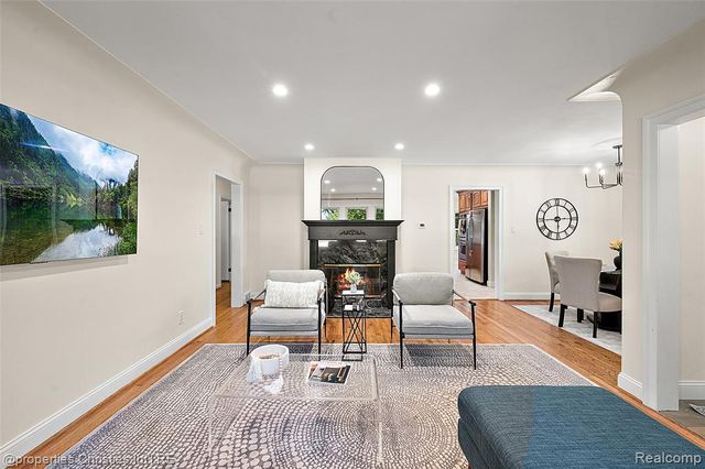 27331 Gardenway Road, Franklin, MI 48025