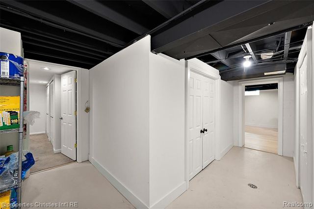 27331 Gardenway Road, Franklin, MI 48025