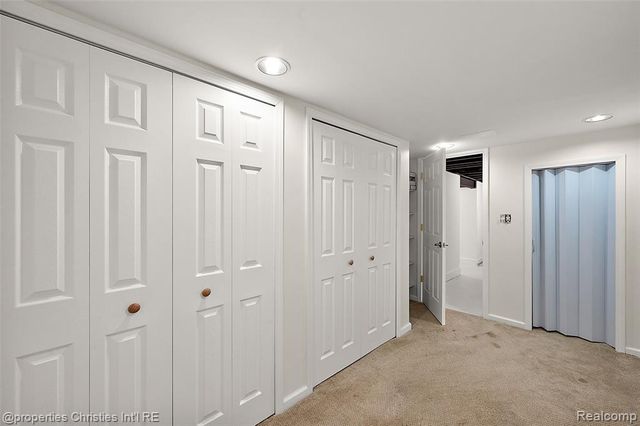 27331 Gardenway Road, Franklin, MI 48025