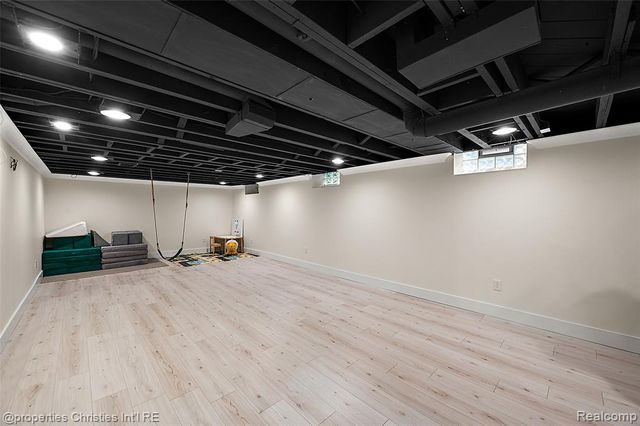 27331 Gardenway Road, Franklin, MI 48025