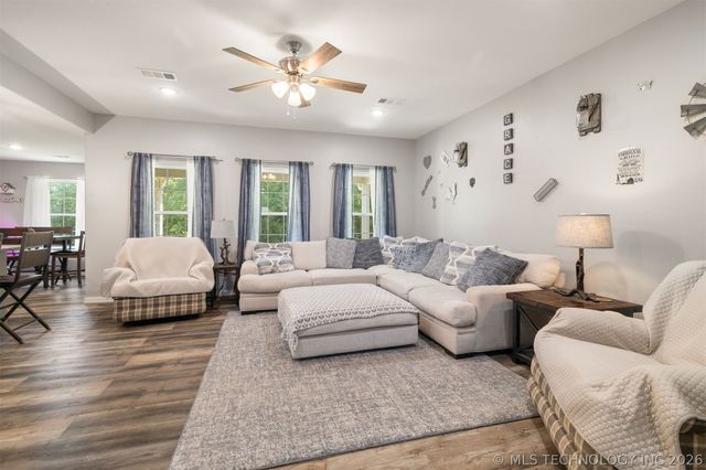 303 Rawlings Road, Durant, OK 74701