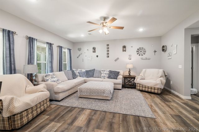 303 Rawlings Road, Durant, OK 74701