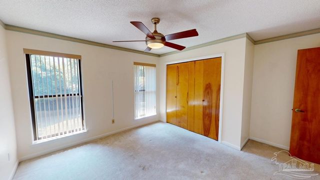 2221 Oxford Dr, Pensacola, FL 32503