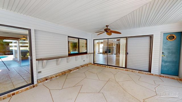 2221 Oxford Dr, Pensacola, FL 32503