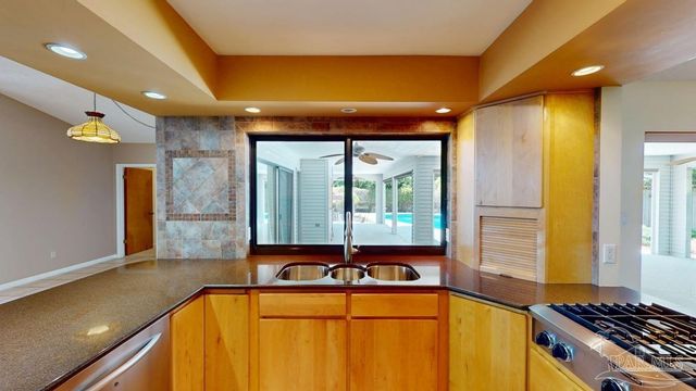 2221 Oxford Dr, Pensacola, FL 32503