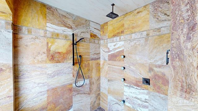 2221 Oxford Dr, Pensacola, FL 32503