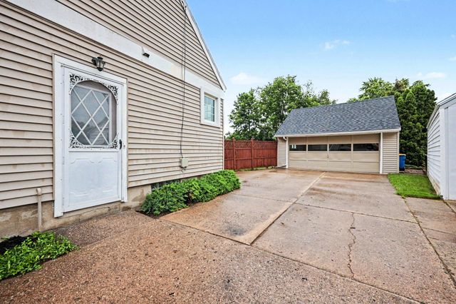 1139 Kelsey Street NE, Grand Rapids, MI 49505