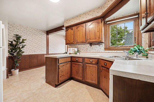 1139 Kelsey Street NE, Grand Rapids, MI 49505