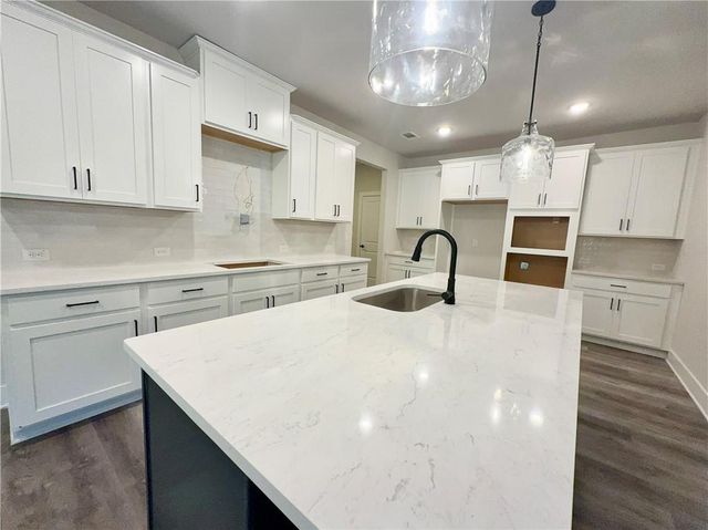 4260 Shirebrook Trail, Hoschton, GA 30548