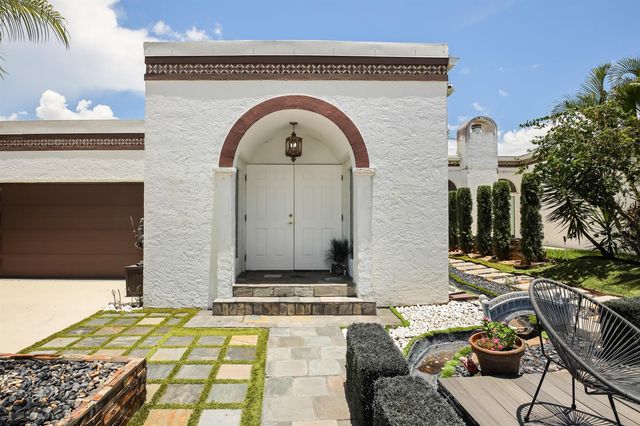 6590 Fountains Circle, Lake Worth, FL 33467