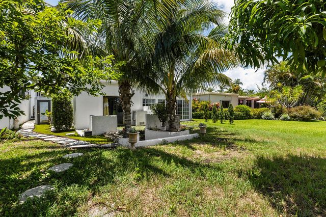 6590 Fountains Circle, Lake Worth, FL 33467
