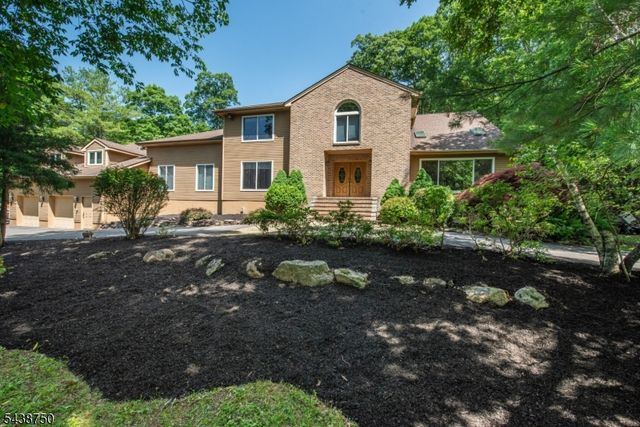 52 Tower Hill Ln, Kinnelon Boro, NJ 07405