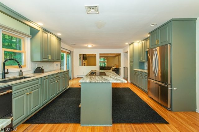 52 Tower Hill Ln, Kinnelon Boro, NJ 07405
