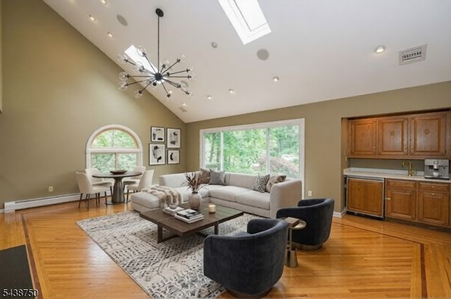 52 Tower Hill Ln, Kinnelon Boro, NJ 07405