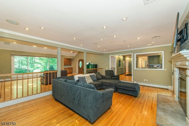 52 Tower Hill Ln, Kinnelon Boro, NJ 07405