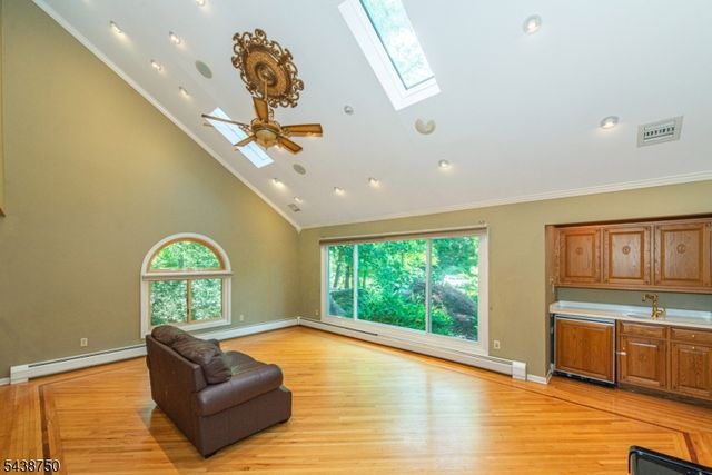 52 Tower Hill Ln, Kinnelon Boro, NJ 07405