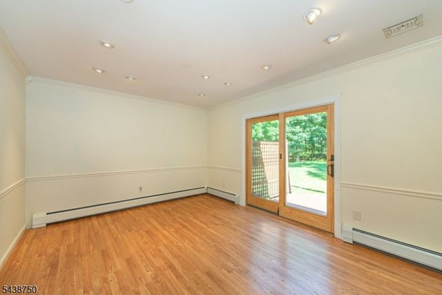 52 Tower Hill Ln, Kinnelon Boro, NJ 07405