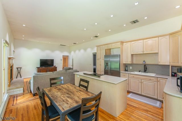 52 Tower Hill Ln, Kinnelon Boro, NJ 07405