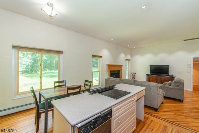 52 Tower Hill Ln, Kinnelon Boro, NJ 07405