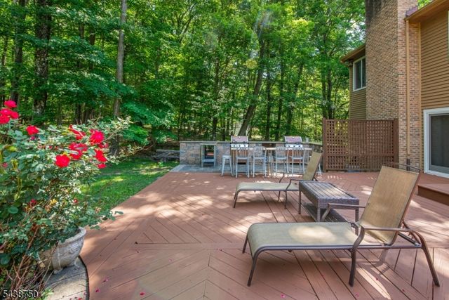 52 Tower Hill Ln, Kinnelon Boro, NJ 07405
