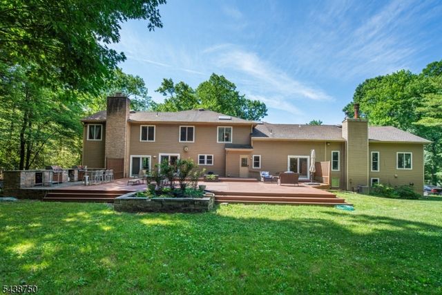 52 Tower Hill Ln, Kinnelon Boro, NJ 07405