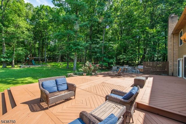 52 Tower Hill Ln, Kinnelon Boro, NJ 07405