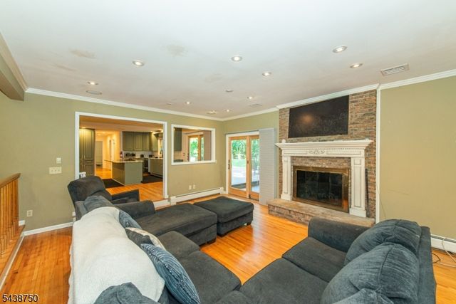 52 Tower Hill Ln, Kinnelon Boro, NJ 07405