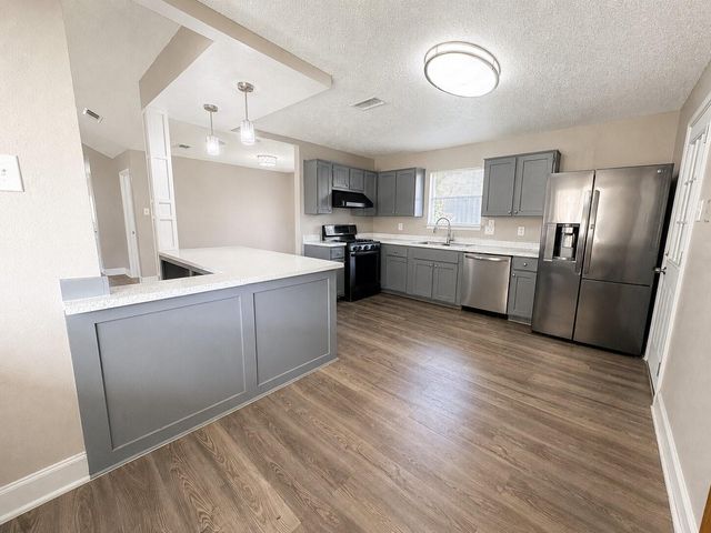 10806 Parkland Woods Drive, Sugar Land, TX 77498