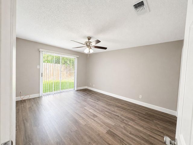 10806 Parkland Woods Drive, Sugar Land, TX 77498