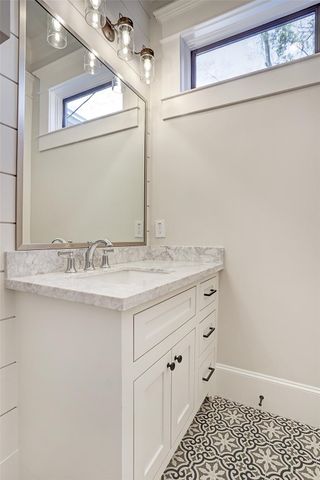 1901 Bradshaw Street, Houston, TX 77008